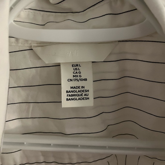 H&M button down T-shirt - Picture 2 of 3